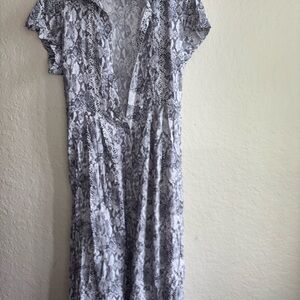 Time and Tru Blue and White Flutter Sleeve Maxi Dress